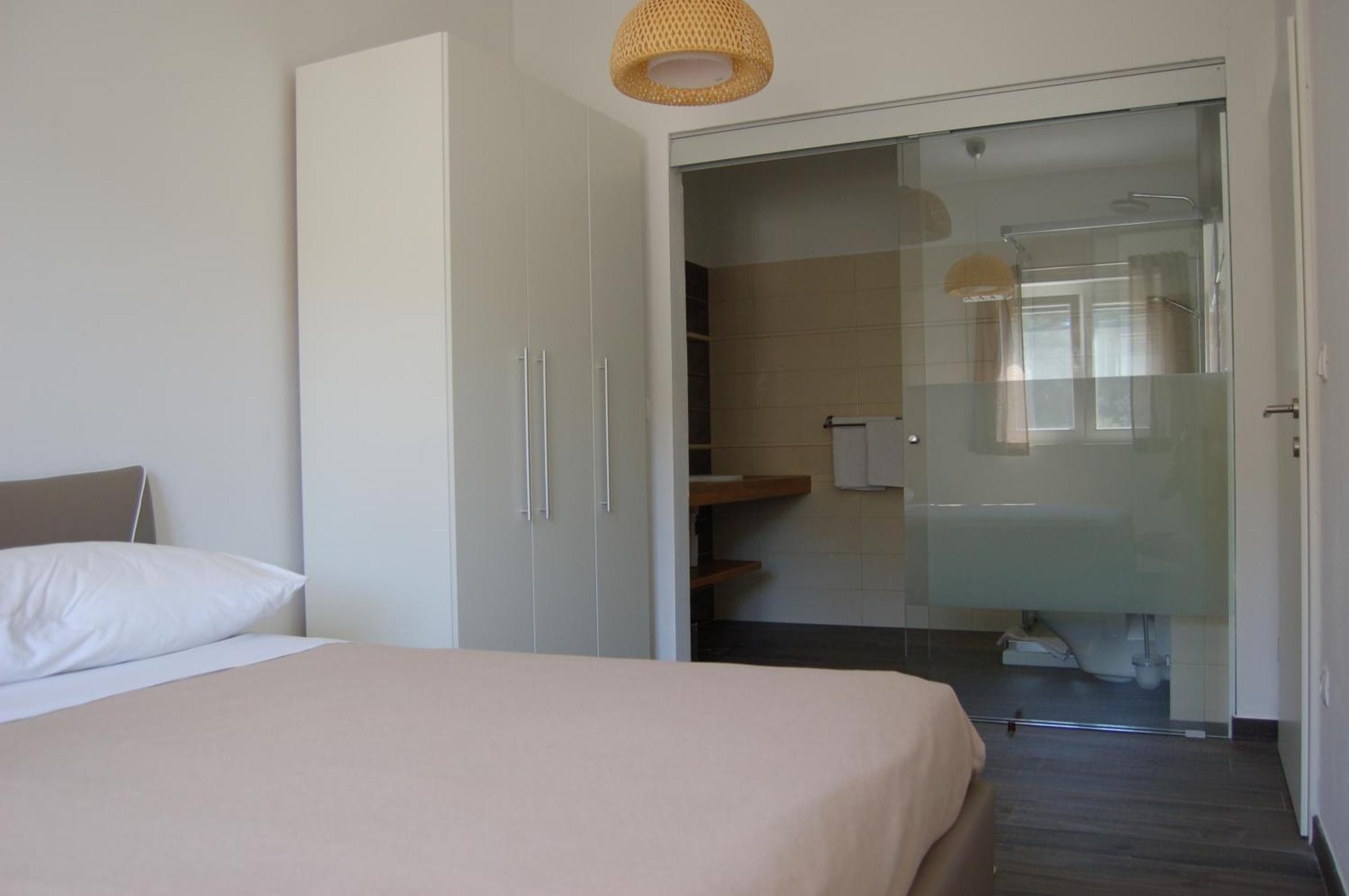 Gorgonia Suites In Verunic Room photo